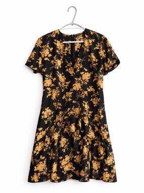 4/$20➡️  Black Mini Dress Gold Floral Print Ruffle Sleeves Faux Wrap – Size XL